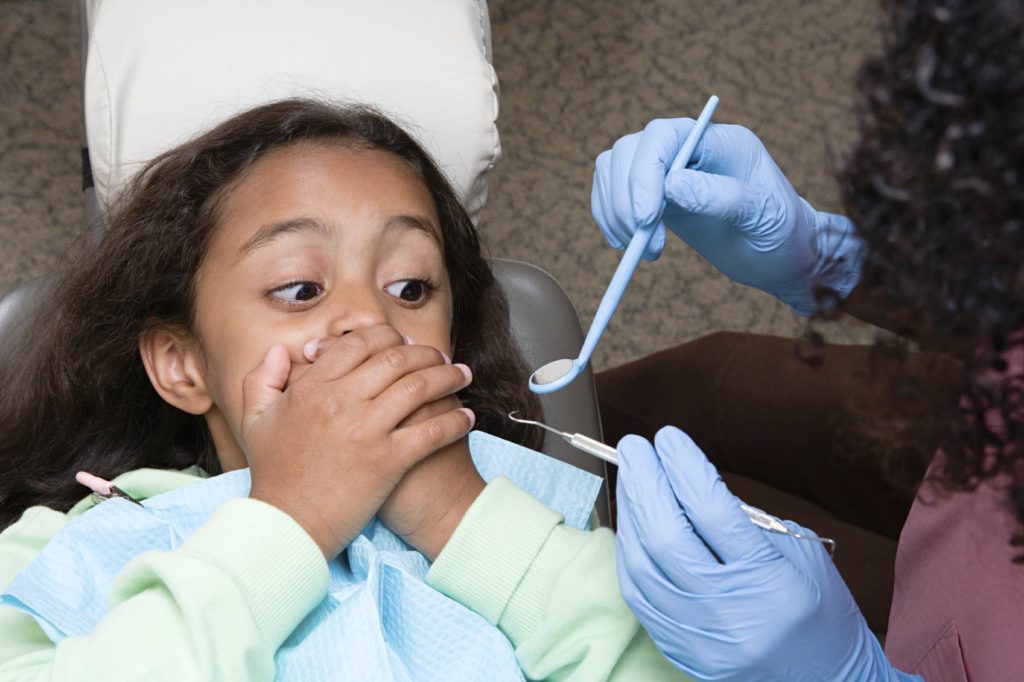Qué pueden hacer los padres para prevenir la fobia dental en sus niños