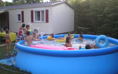 ¡Se acerca el verano! ¿Afecta el agua de las piscinas a los dientes de los niños?