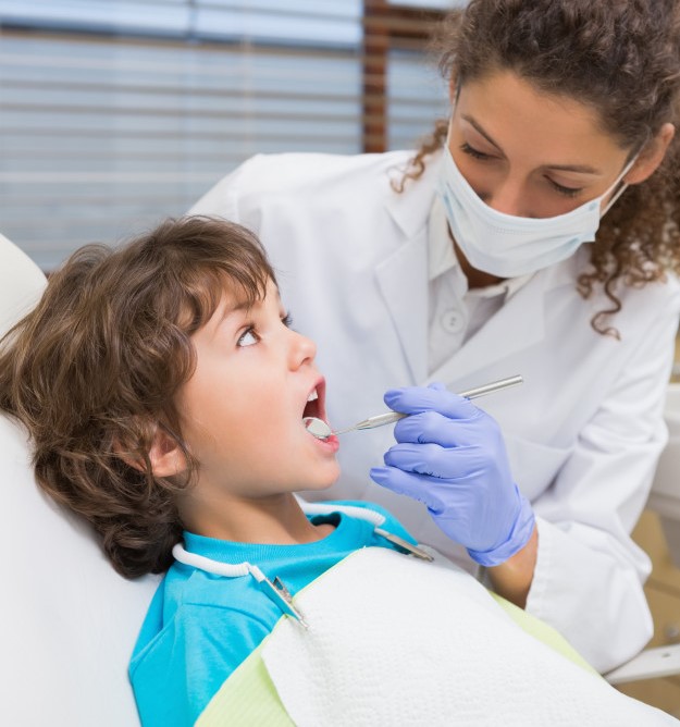 La importancia de un flemón dental en niños.